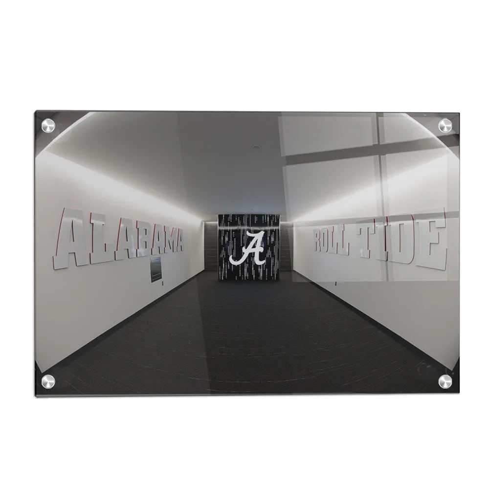 Alabama Crimson Tide - Enter the Locker Room