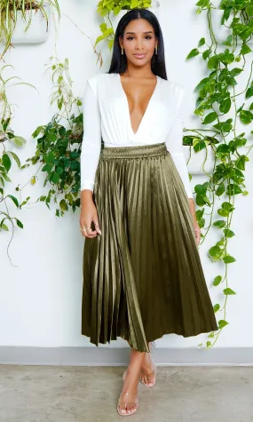 Oh So Pretty Perfect Pleated Skirt-Olive FINAL SALE