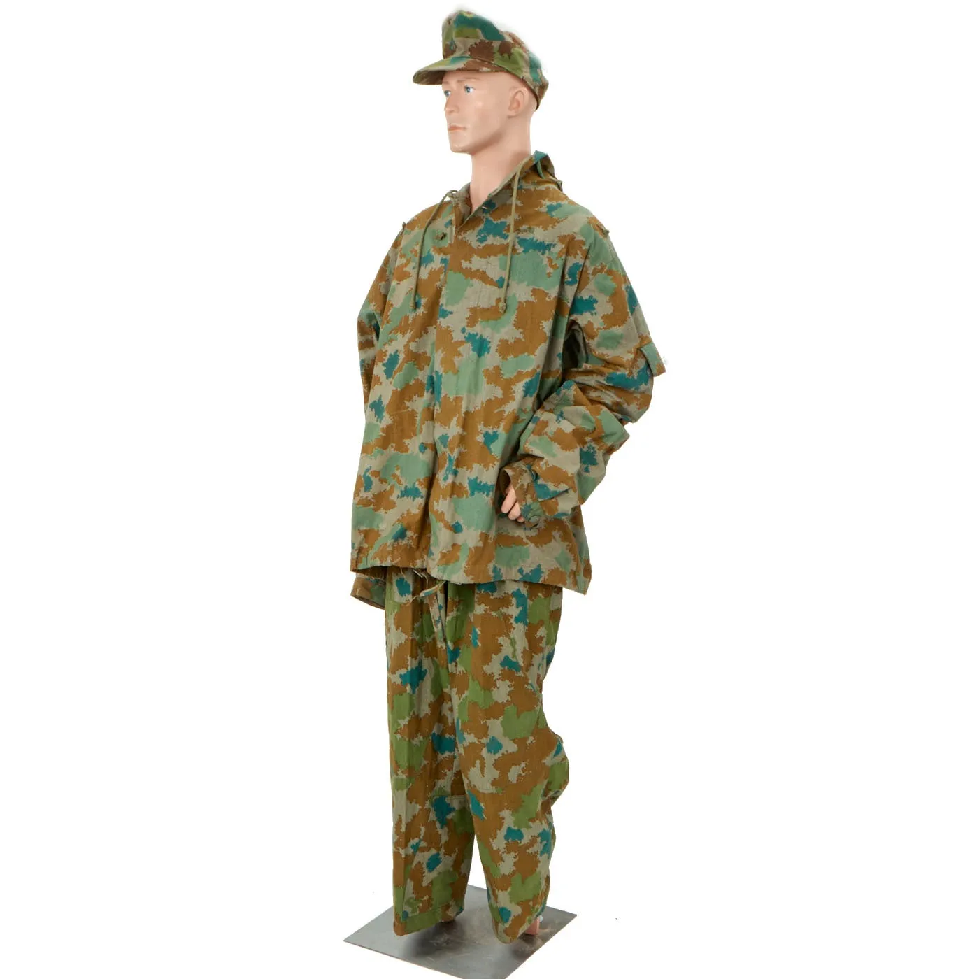 Original Cold War East German Unissued M58 Flachentarn Blumentarn Camouflage Uniform - Cap, Smock, and Trousers (Size Large)