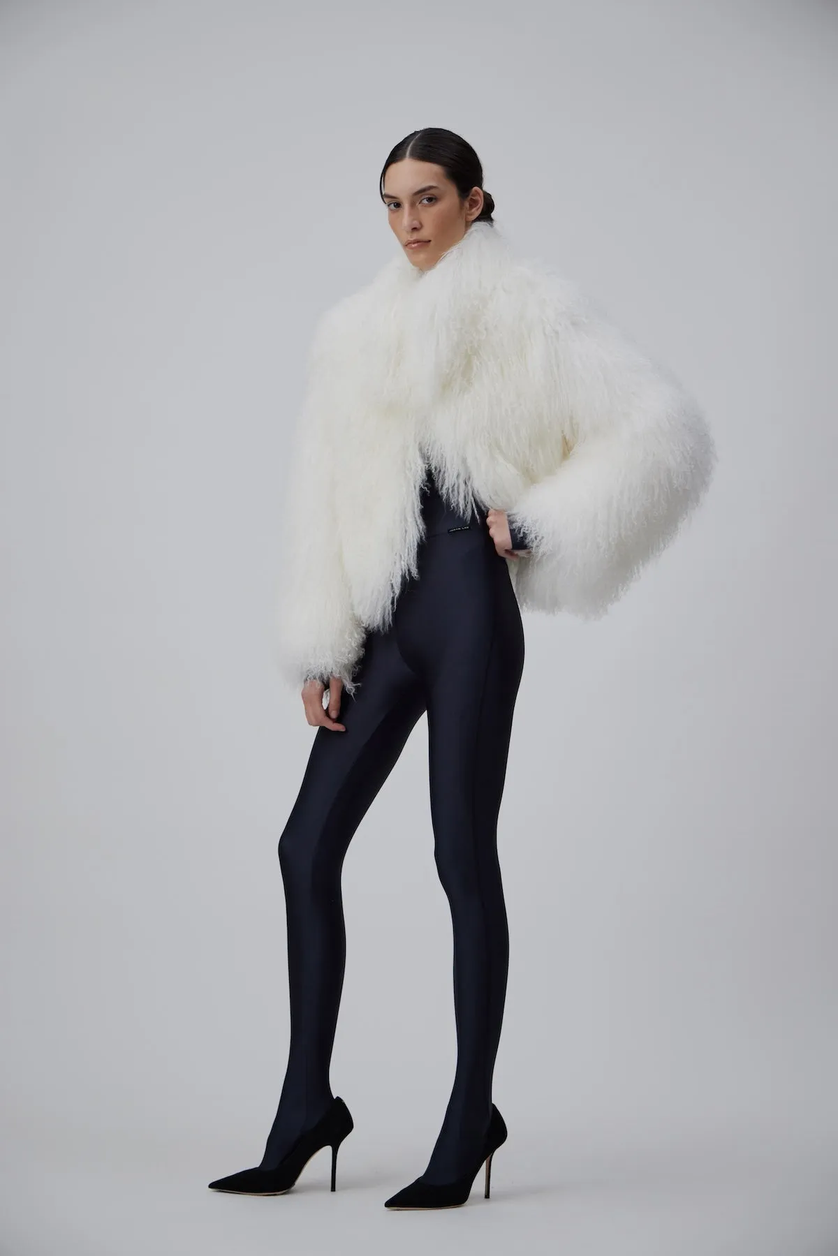 SHORT COAT IN CREAM TIBET FUR